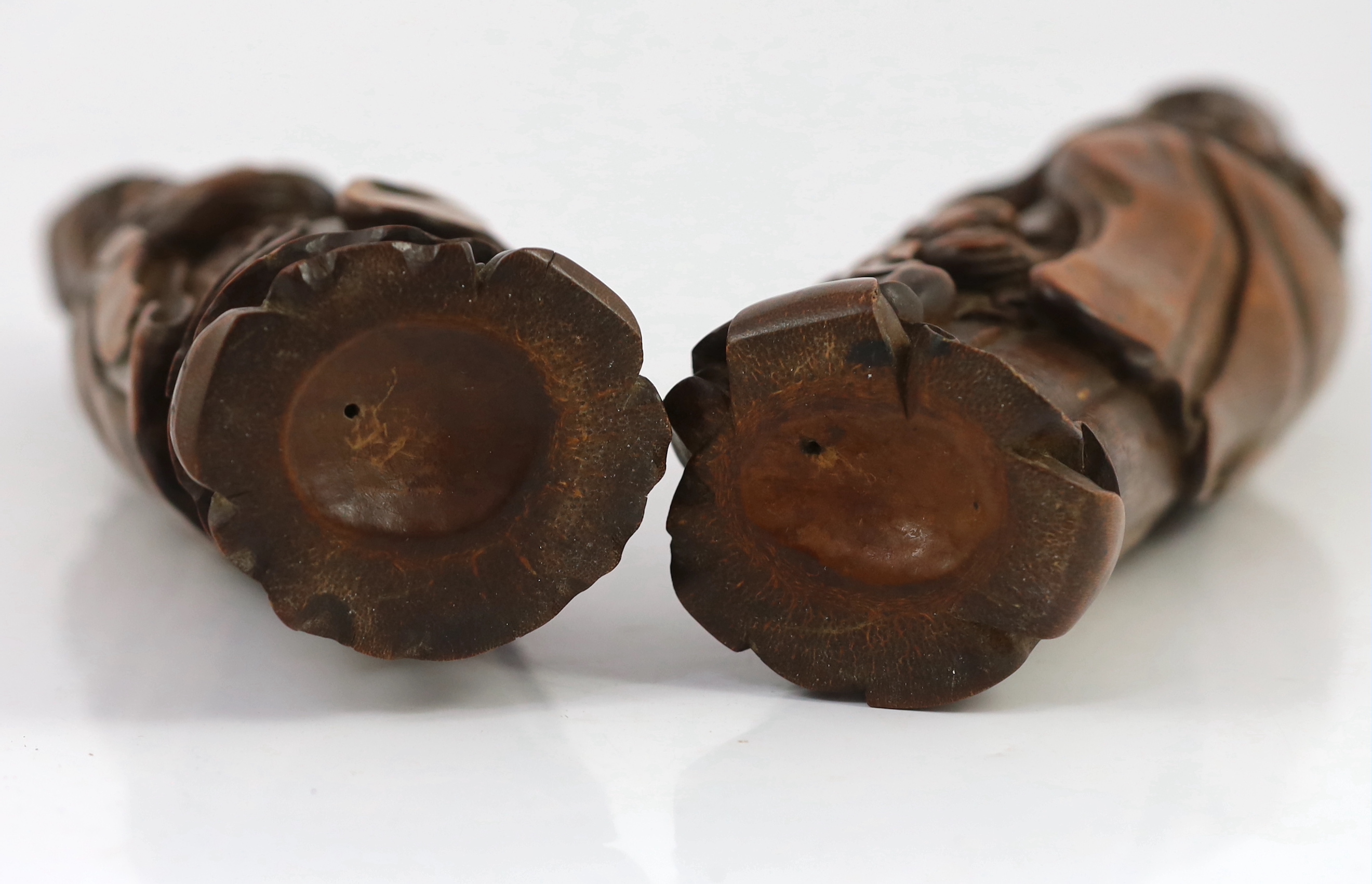 Two Chinese bamboo figures of Shou and Fu, 18th/19th century, losses to Shou’s hat